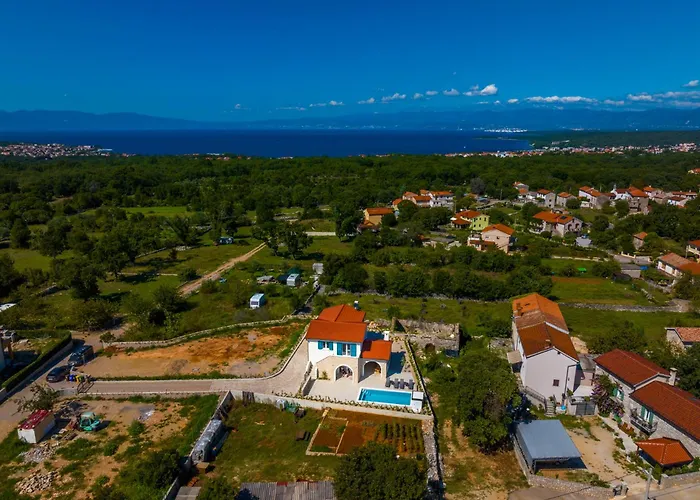 Malina With Heated Pool