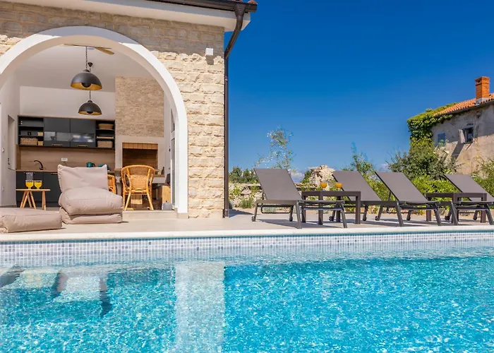 Malina With Heated Pool *