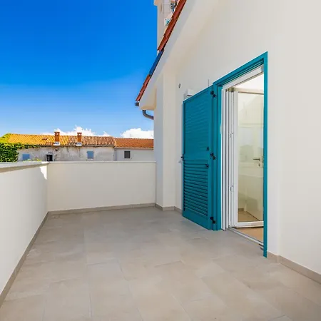 Malina With Heated Pool Villa