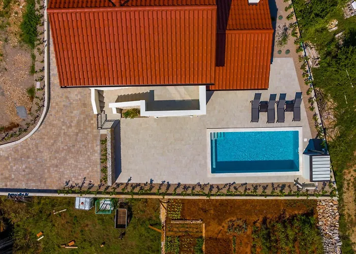 Malina With Heated Pool