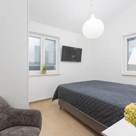 Вилла Malina With Heated Pool Sveti Anton (Krk)