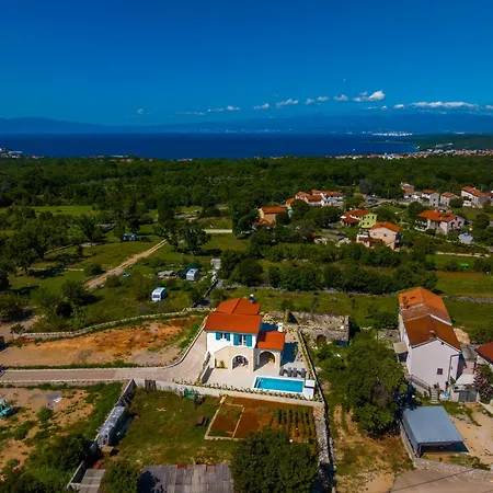 Malina With Heated Pool